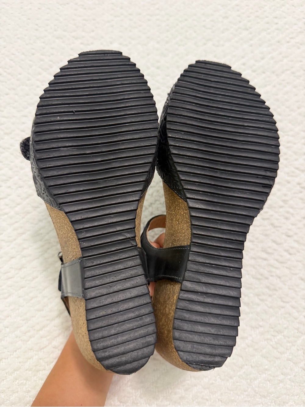 Taos Floral Embossed Leather Adjustable Straps Wedges Women’s Size 9-9.5 - Picture 10 of 13